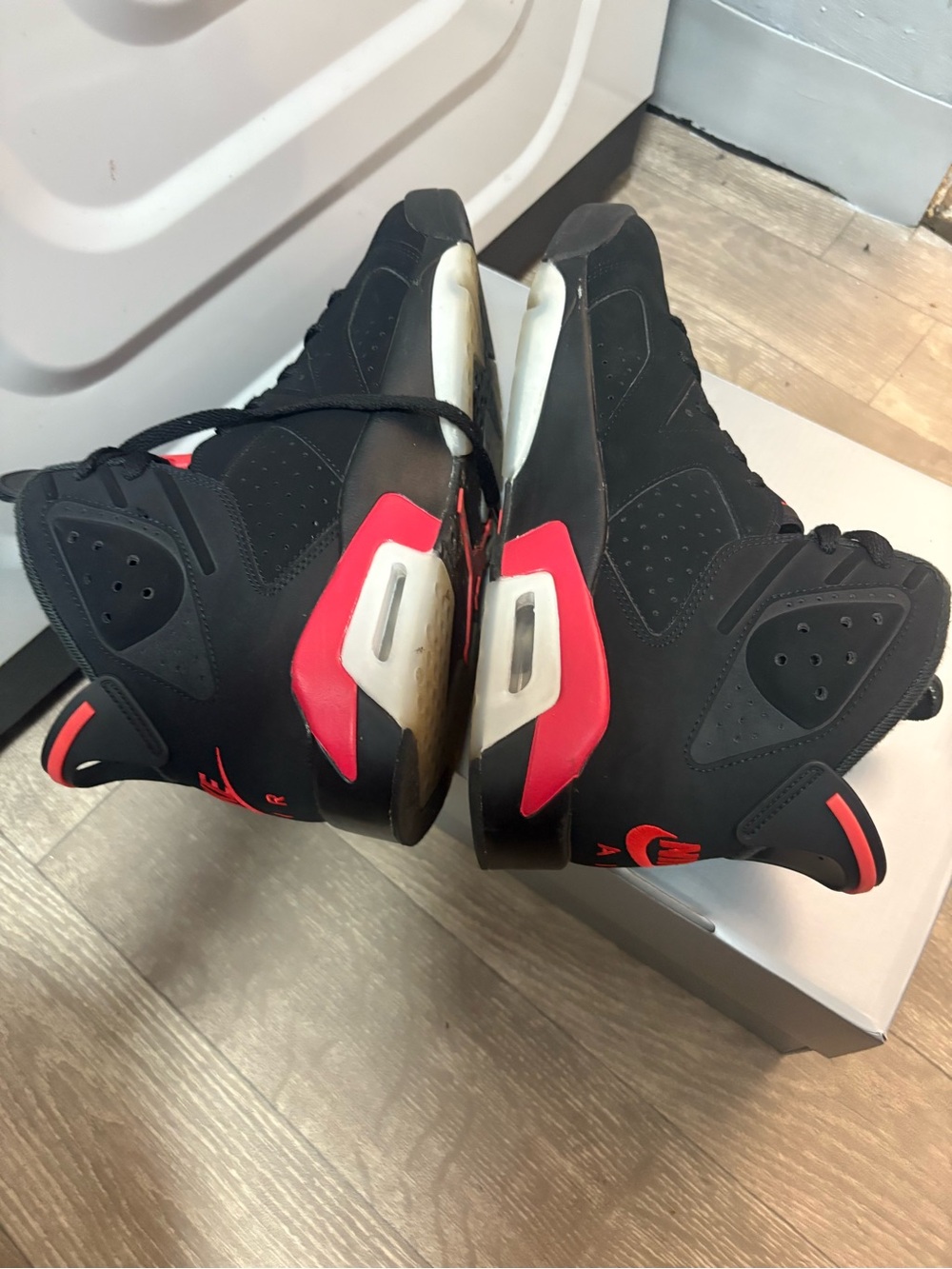 Jordan Men's Black and Red High-Top Basketball Sneakers